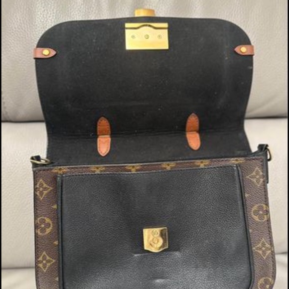 Selling Louis Vuitton purse purchased in 2020 - Picture 8 of 8